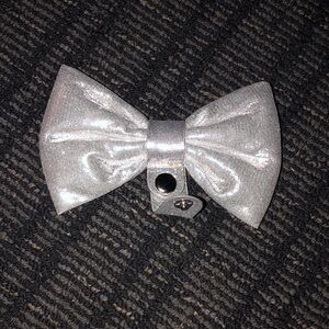 🩷 Silver Minnie Mouse Ears Clip Bow